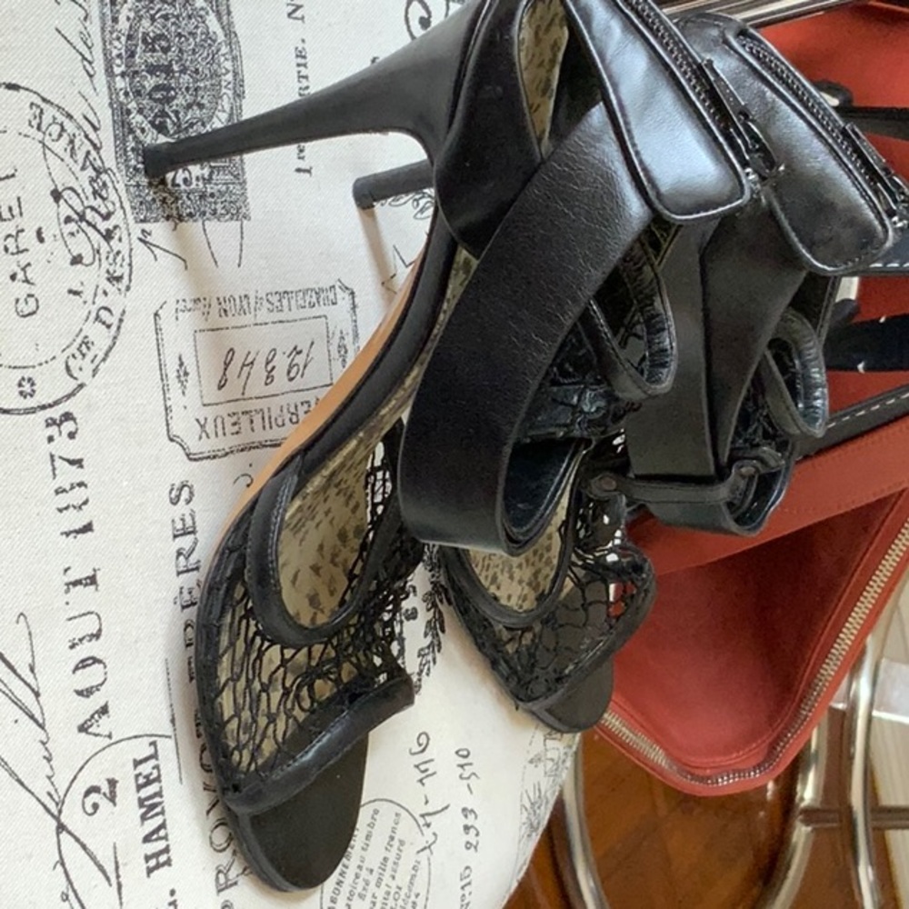 High Heel Sandals With Front Netting - image 3